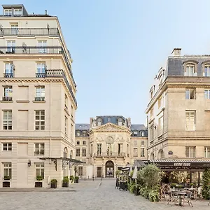 Grand Du Palais Royal France
