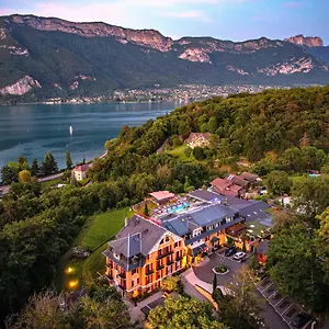 Les Trésoms Lake&spa Hotel