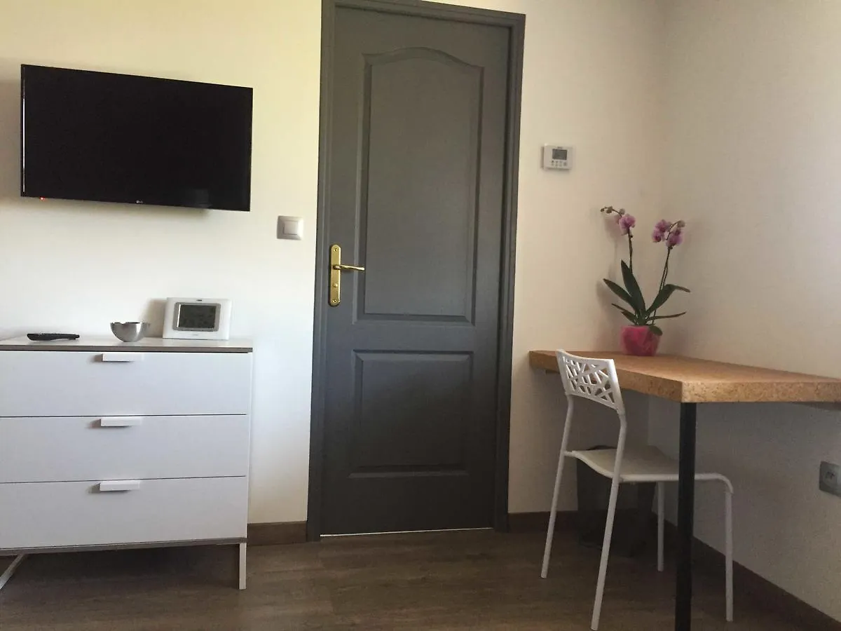 La Ferme Du Bonheur Bed & Breakfast Arbigny